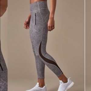 lululemon Invigorate Tight 7/8 25” Size 6